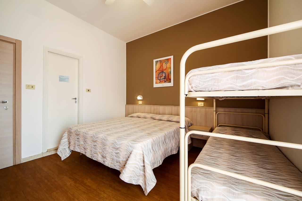 Hotel Susanna Rimini Exterior photo