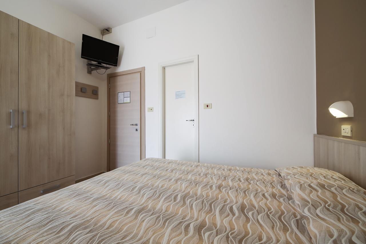 Hotel Susanna Rimini Room photo