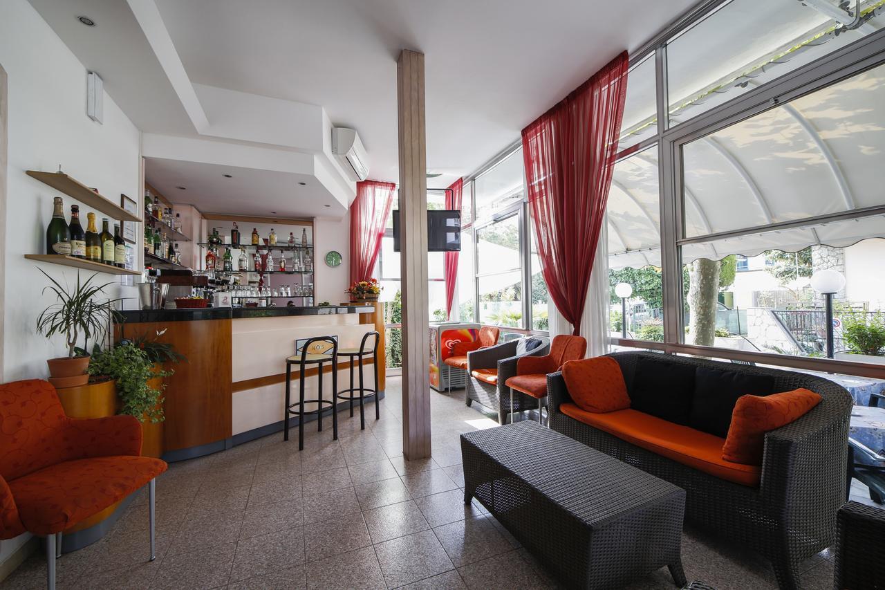Hotel Susanna Rimini Exterior photo