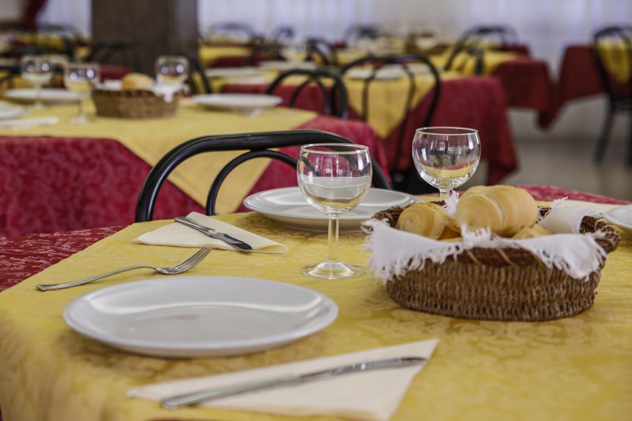 Hotel Susanna Rimini Exterior photo